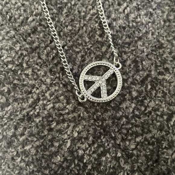 Lou Lou silver peace sign bracelet - Picture 3 of 4